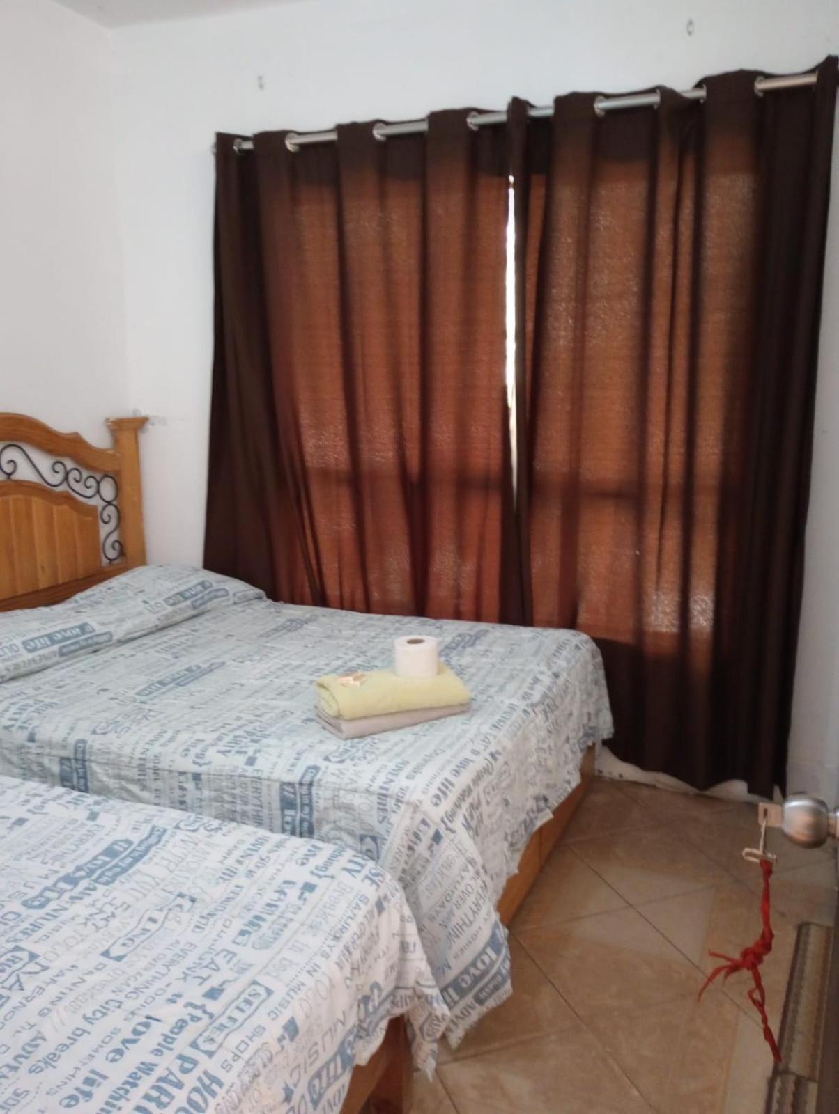 Hospedaje Rocha 伊察 外观 照片