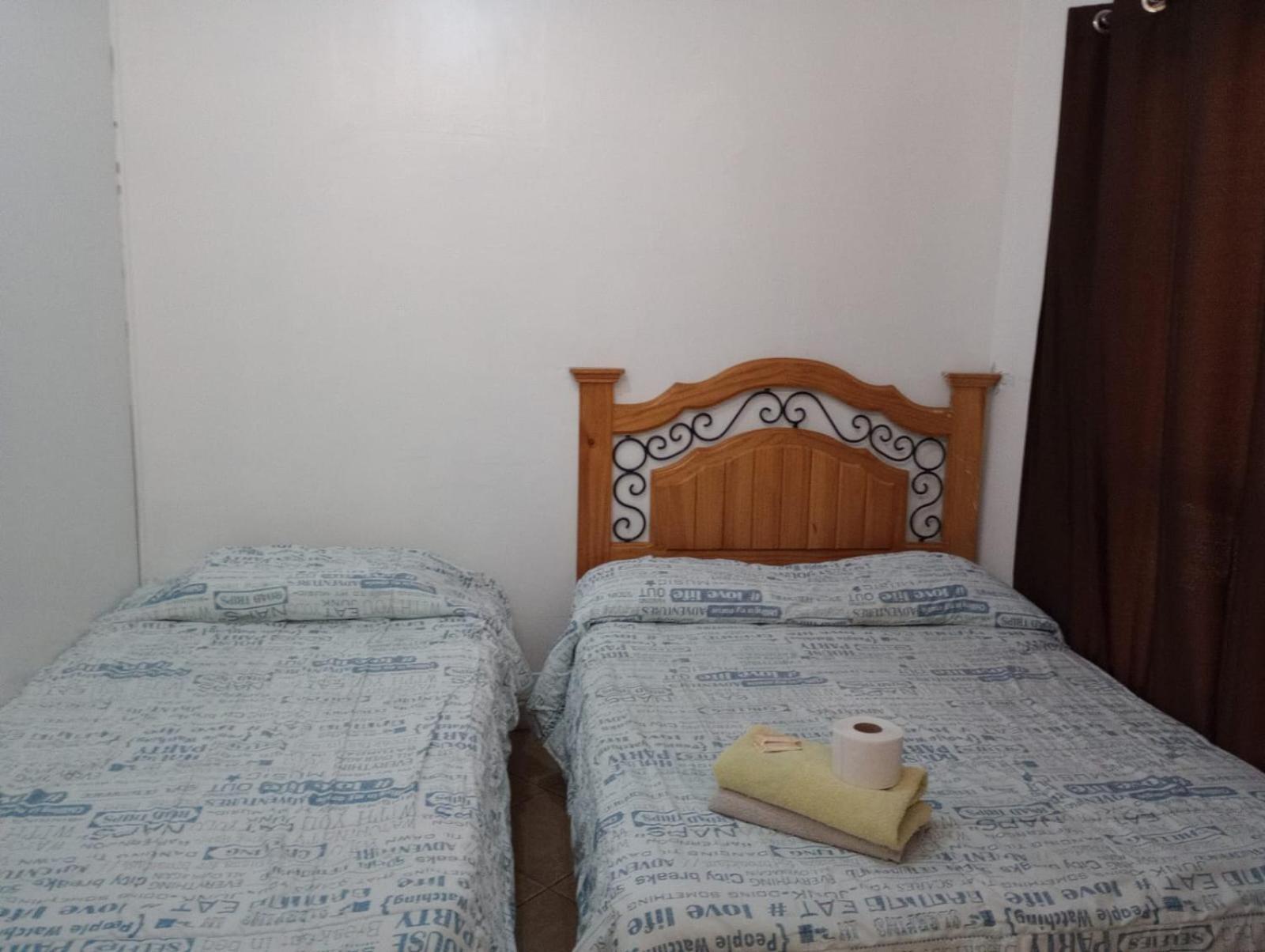 Hospedaje Rocha 伊察 外观 照片